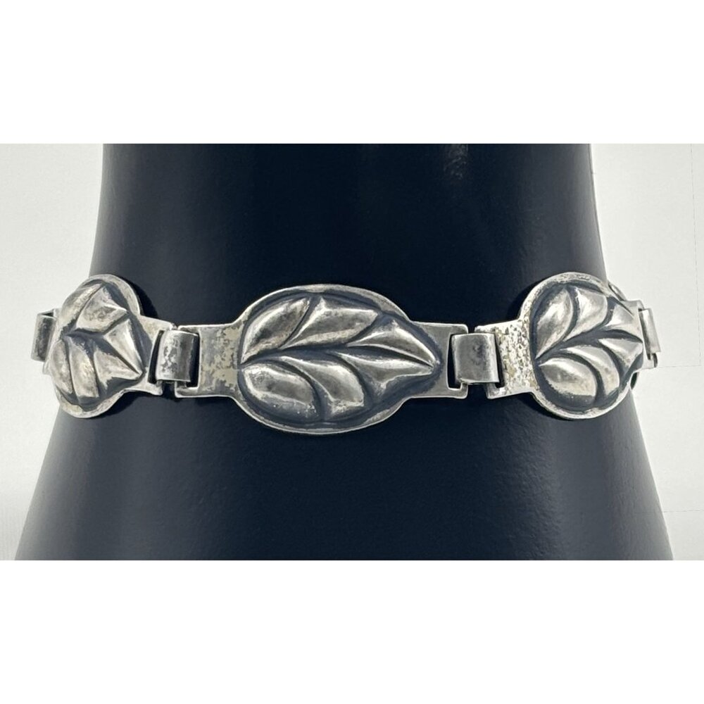 Vintage Sterling Silver Articulated Link Leaf Repousse In the Style of Danecraft